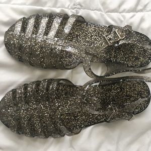 Vintage silver jelly sandals
